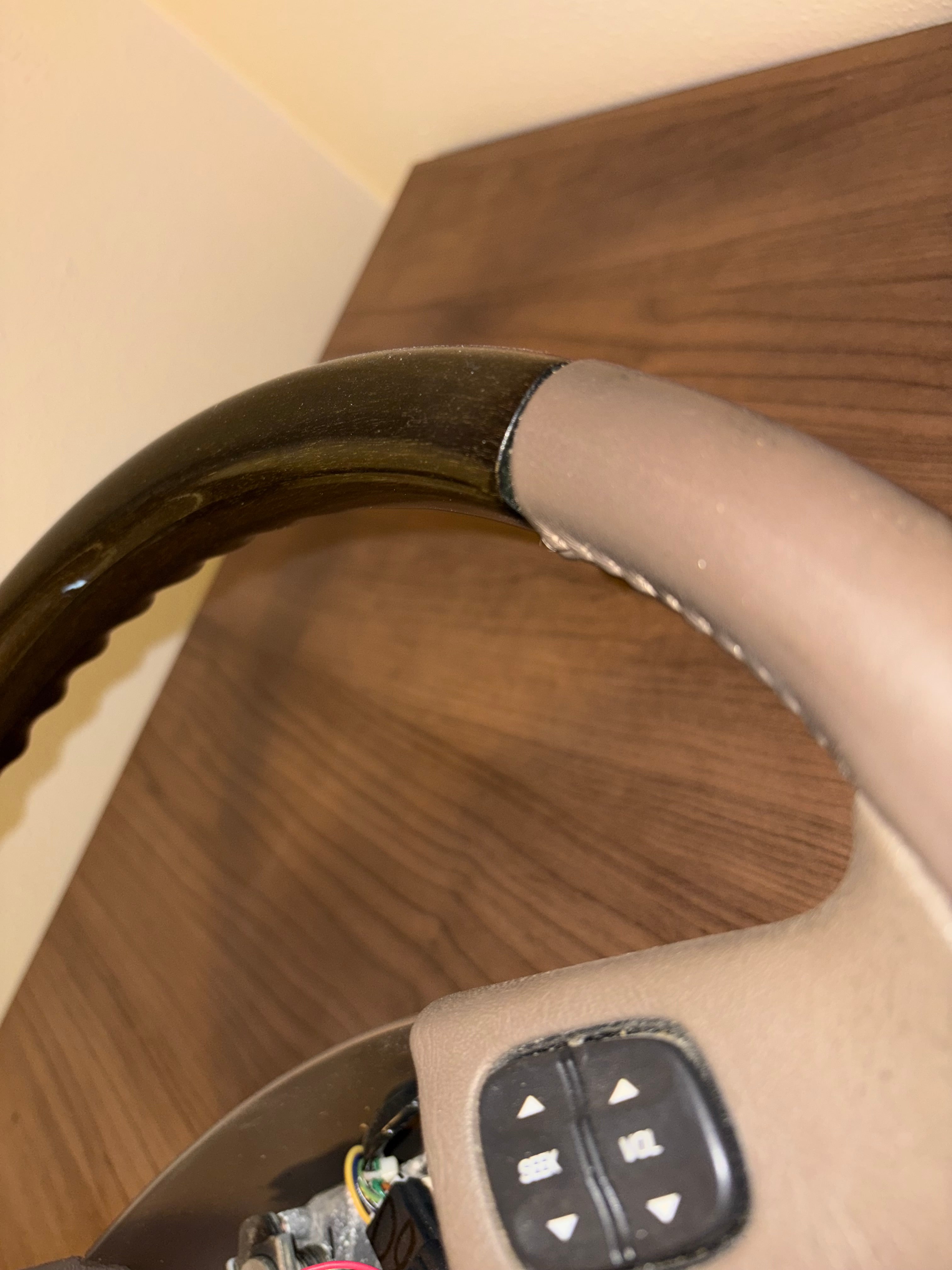 Brown with Deep Brown woodgrain steering wheel