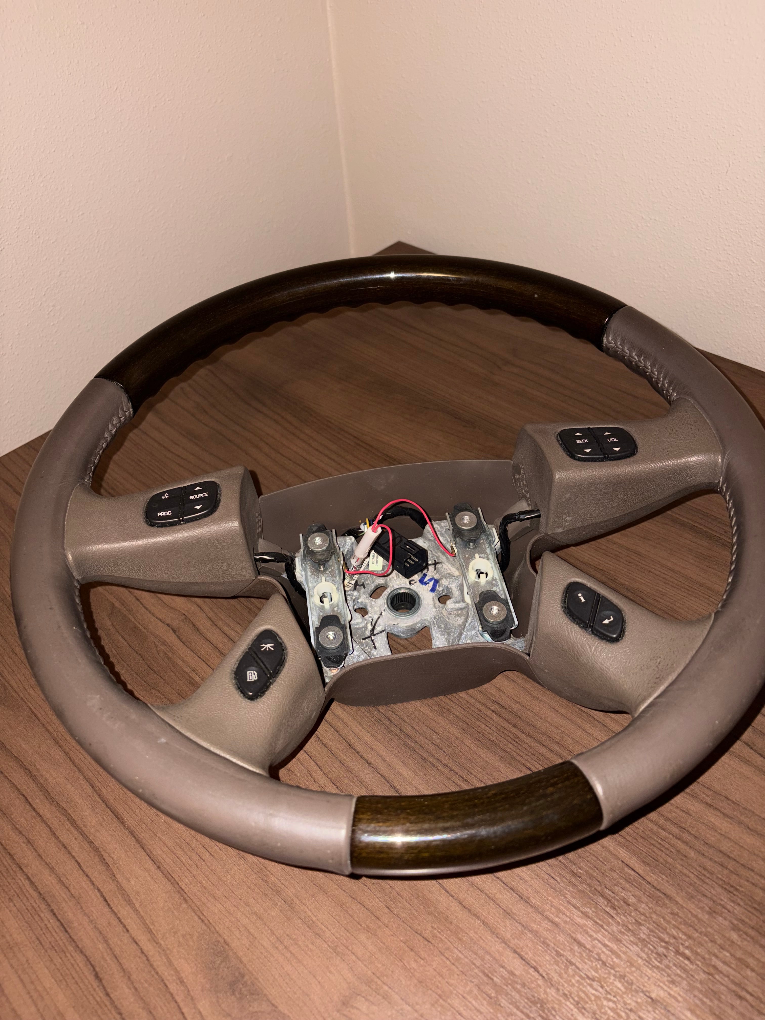 Brown with Deep Brown woodgrain steering wheel
